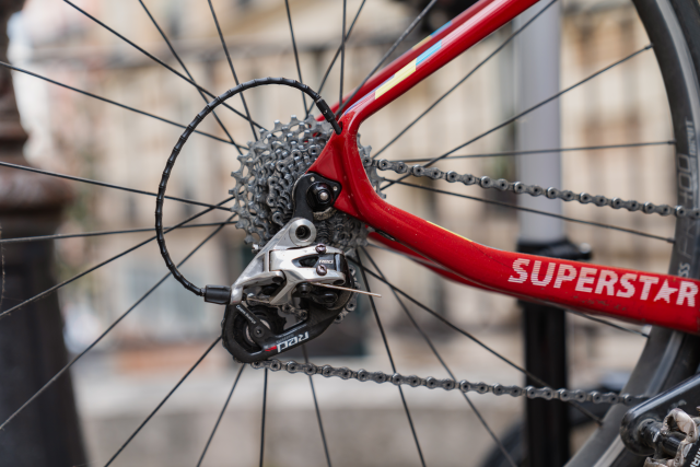 Dérailleur SRAM Red sur vélo de route Cinelli